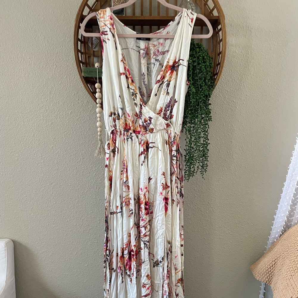 Vici sweet Georgia sleeveless diana maxi floral dress - Picture 2 of 5